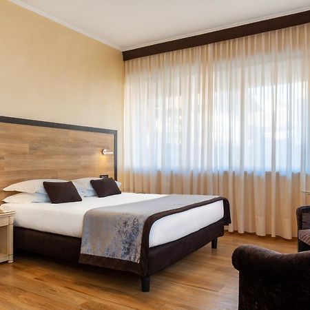 Augustus Hotel Biella Luaran gambar
