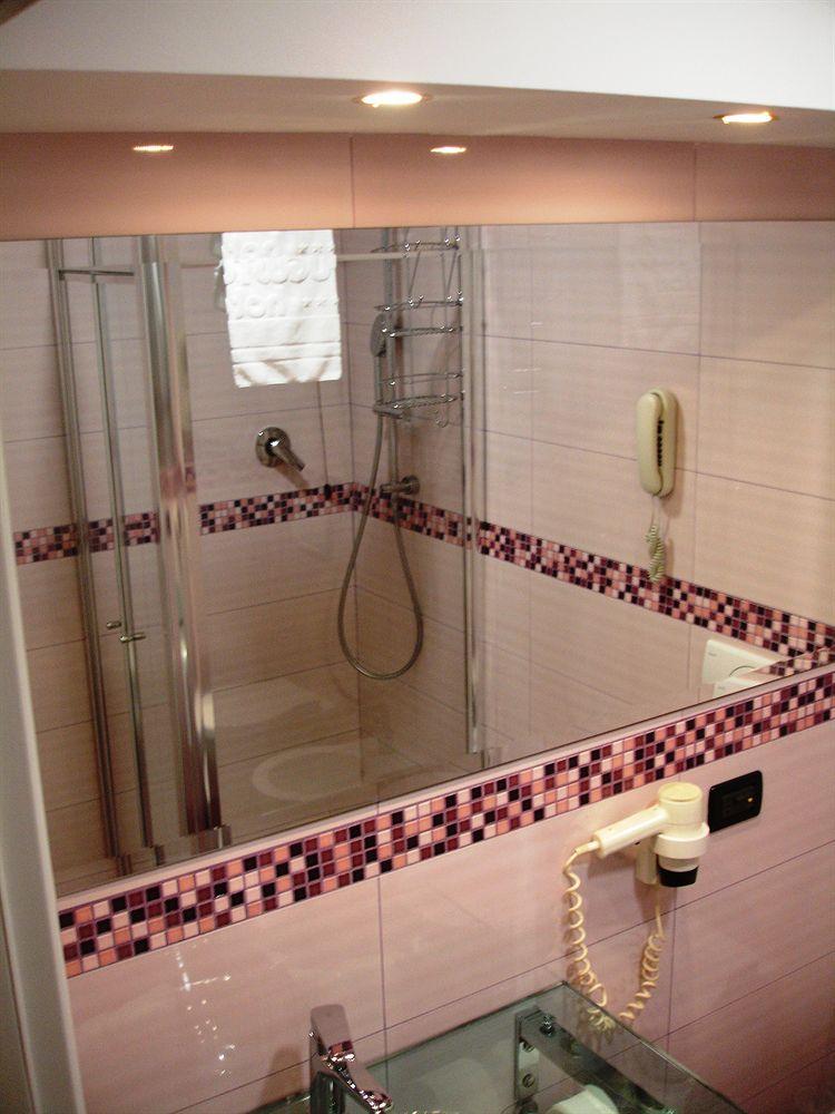 Augustus Hotel Biella Luaran gambar