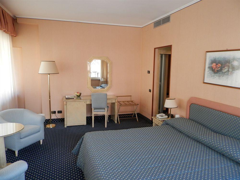 Augustus Hotel Biella Luaran gambar