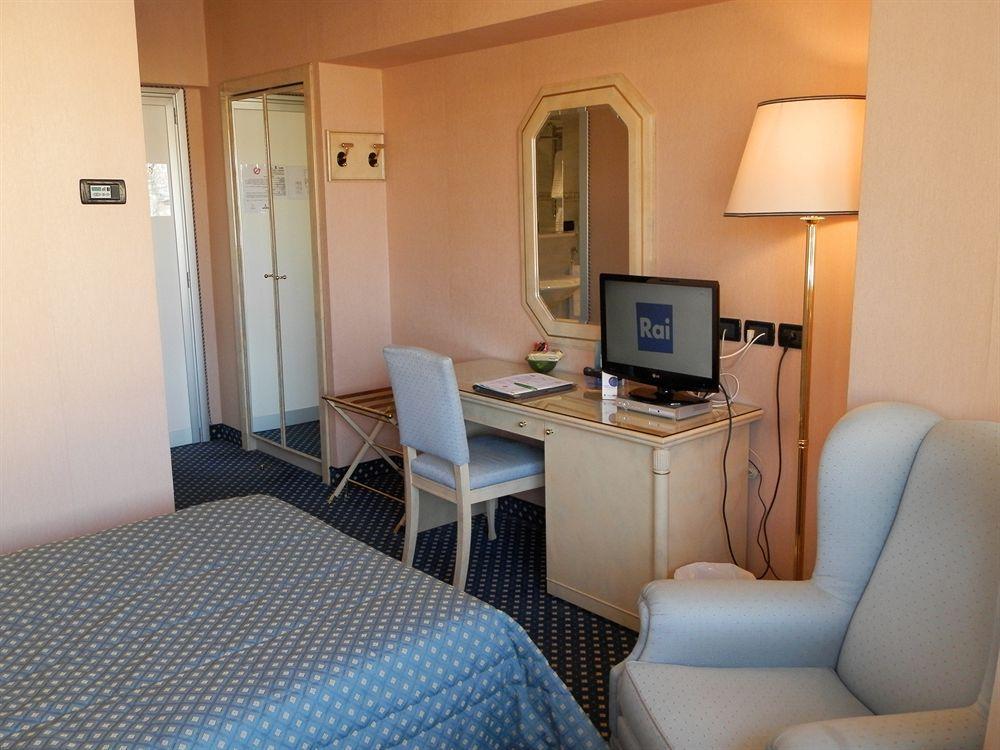 Augustus Hotel Biella Luaran gambar