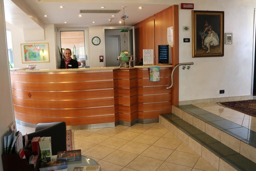 Augustus Hotel Biella Luaran gambar