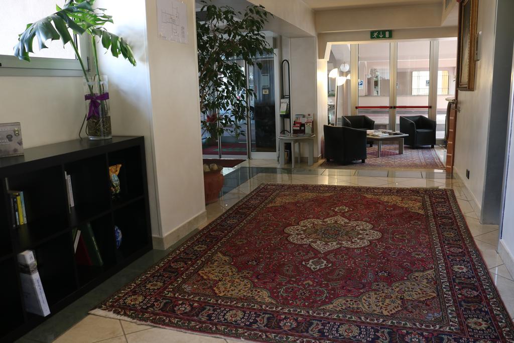 Augustus Hotel Biella Luaran gambar