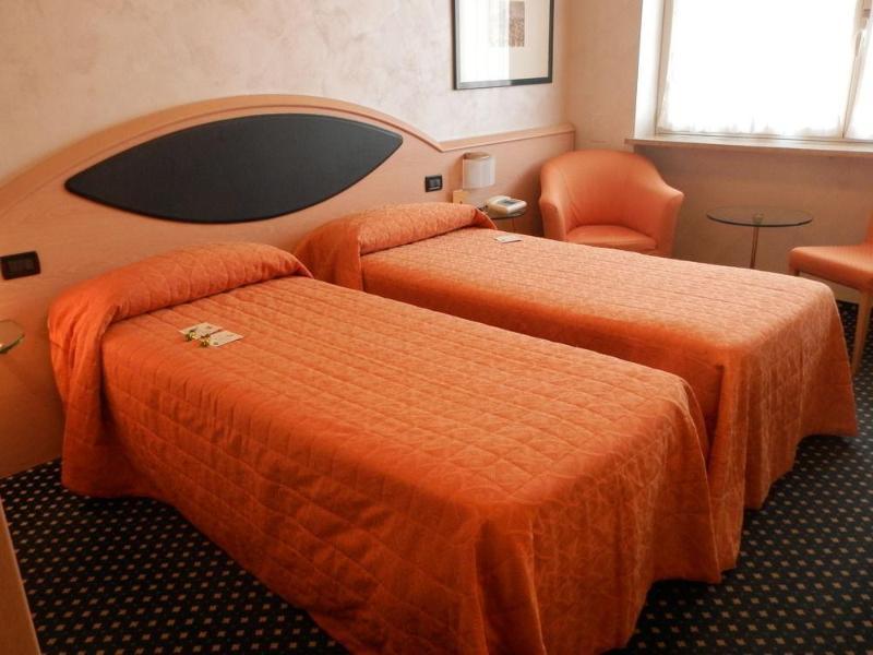 Augustus Hotel Biella Luaran gambar