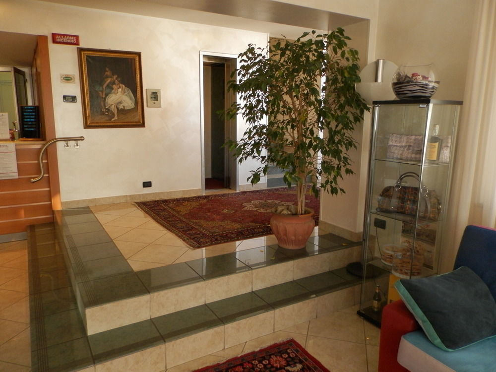 Augustus Hotel Biella Luaran gambar