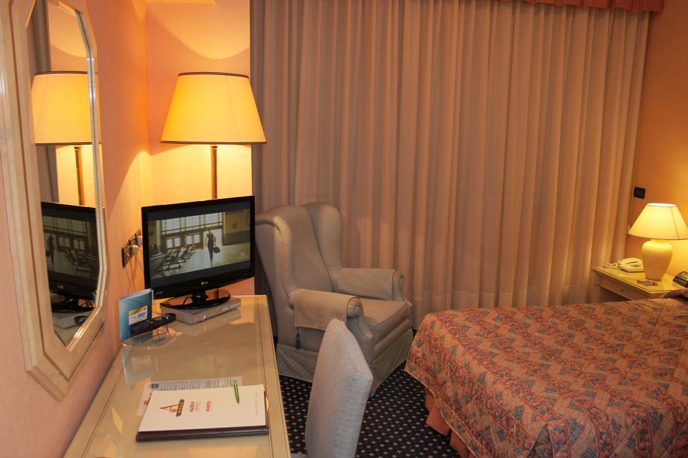 Augustus Hotel Biella Luaran gambar