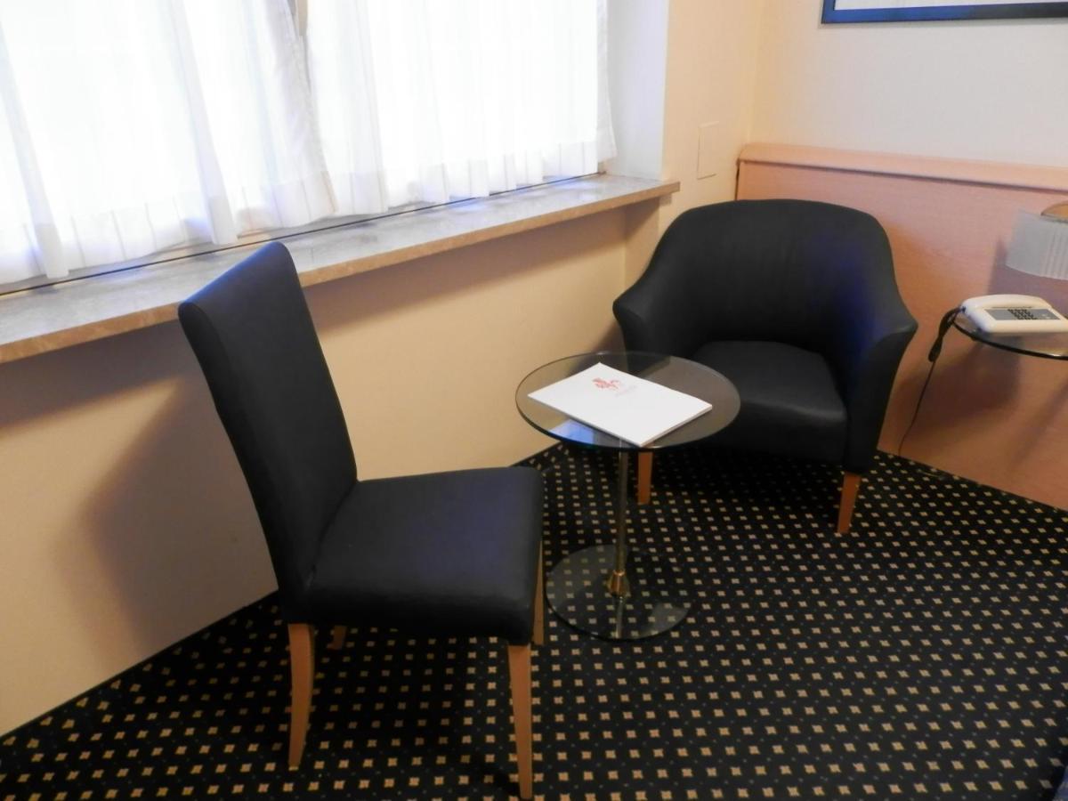 Augustus Hotel Biella Bilik gambar