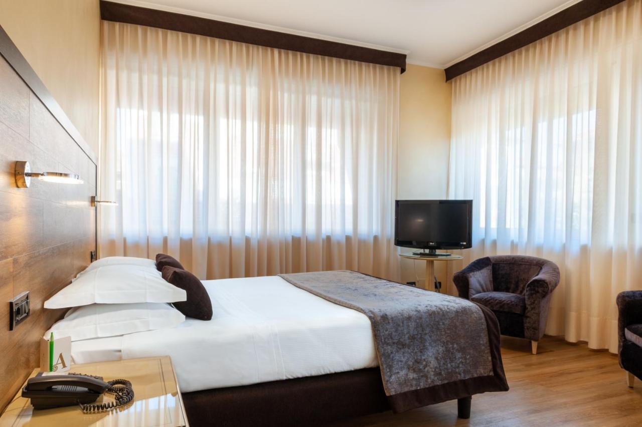 Augustus Hotel Biella Luaran gambar