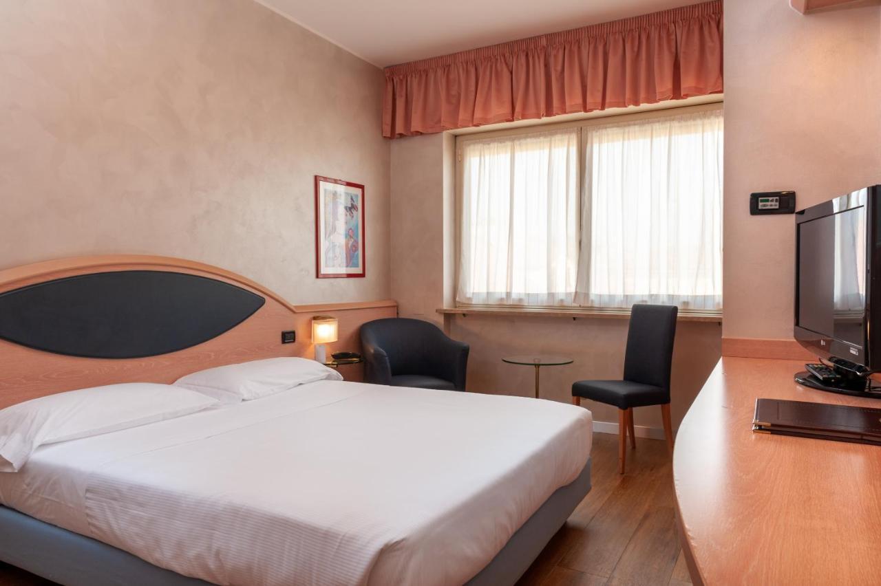 Augustus Hotel Biella Luaran gambar