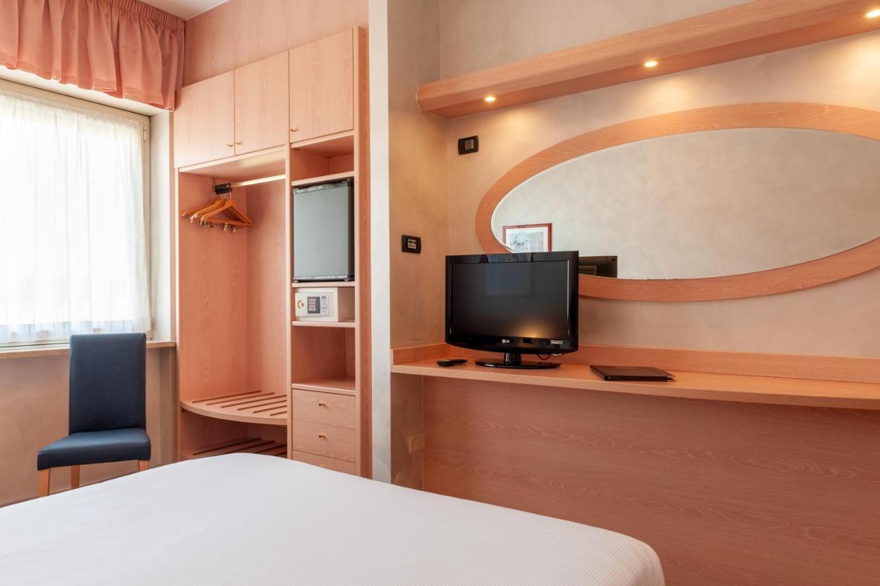 Augustus Hotel Biella Luaran gambar