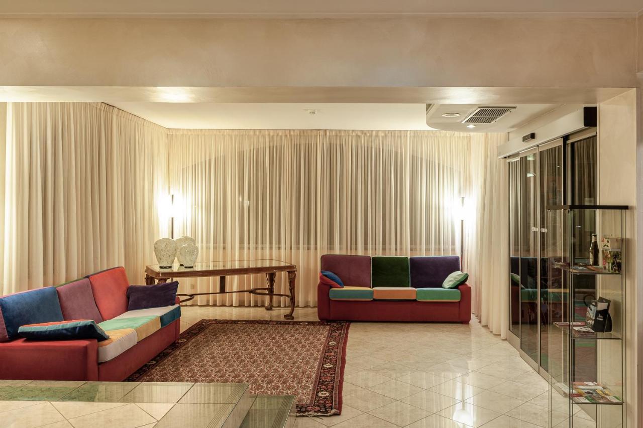 Augustus Hotel Biella Luaran gambar